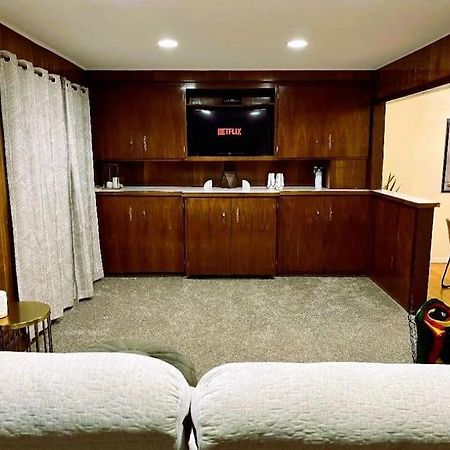 Nice Cozy Family-Sized Home In Quiet Neighborhood Oak Park 외부 사진