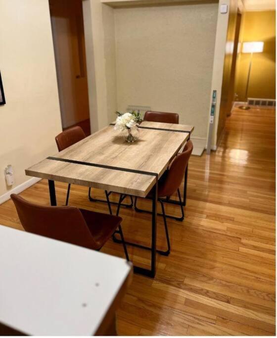 Nice Cozy Family-Sized Home In Quiet Neighborhood Oak Park 외부 사진