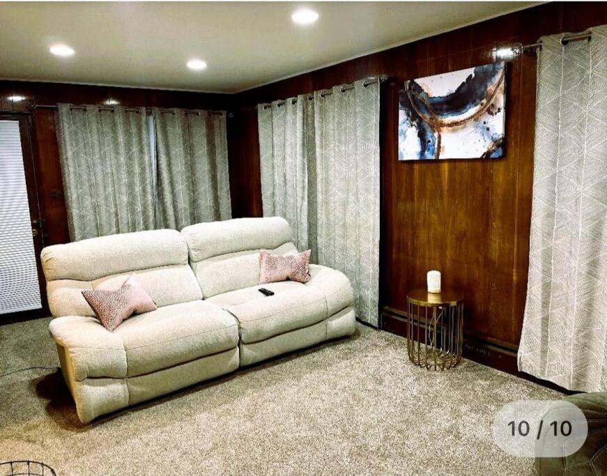 Nice Cozy Family-Sized Home In Quiet Neighborhood Oak Park 외부 사진