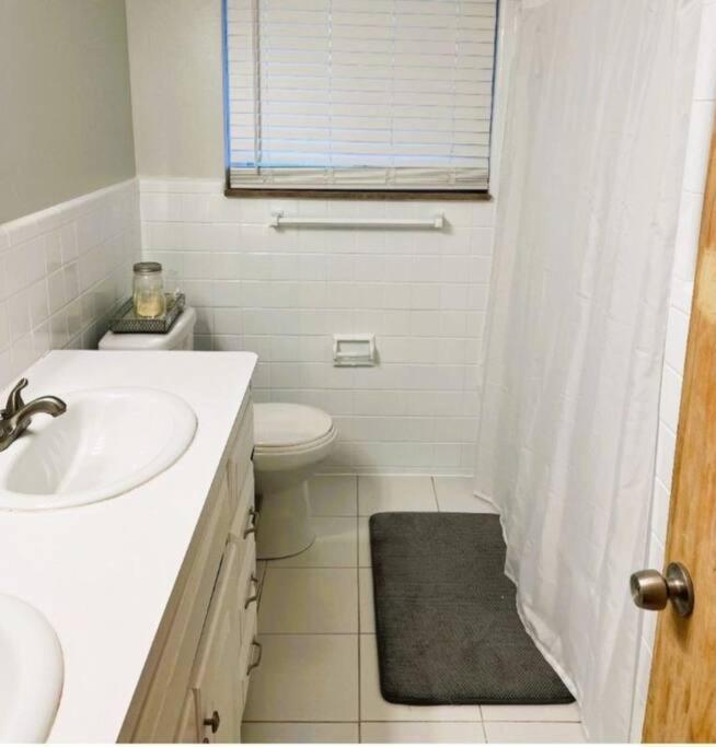 Nice Cozy Family-Sized Home In Quiet Neighborhood Oak Park 외부 사진