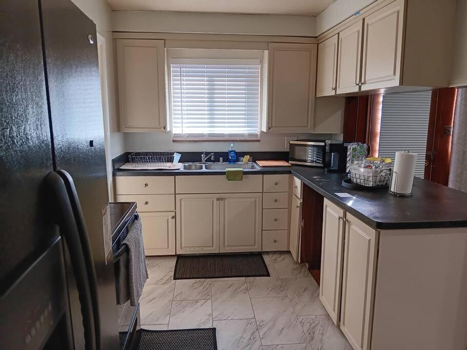 Nice Cozy Family-Sized Home In Quiet Neighborhood Oak Park 외부 사진